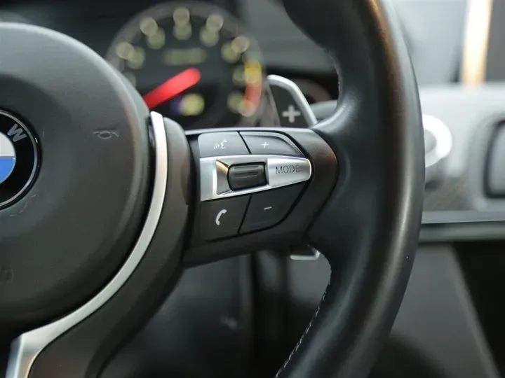 2013 BMW M6 4.4T 560HP V8 7DCT,autocango,china used car exporter,china ev exporter,chinese used car exporter,chinese used ev exporter