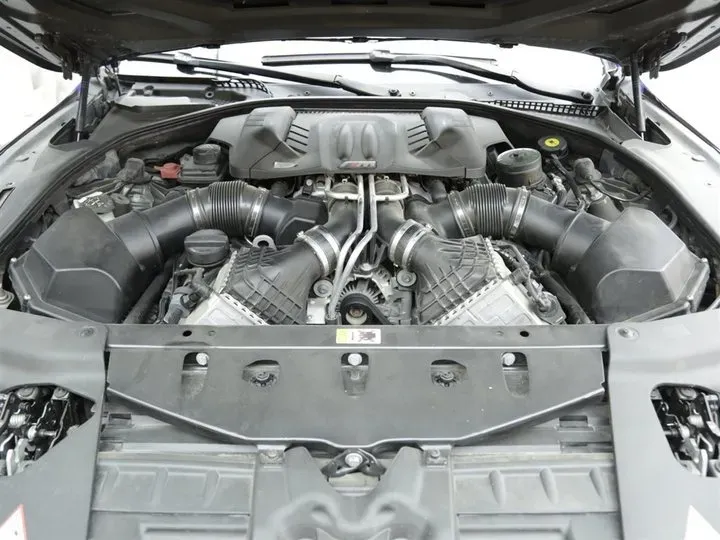 2013 BMW M6 4.4T 560HP V8 7DCT,autocango,china used car exporter,china ev exporter,chinese used car exporter,chinese used ev exporter