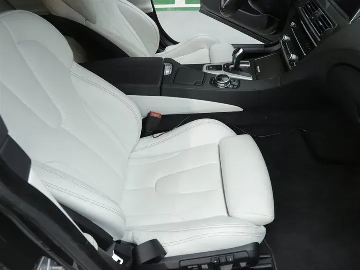 2013 BMW M6 4.4T 560HP V8 7DCT,autocango,china used car exporter,china ev exporter,chinese used car exporter,chinese used ev exporter