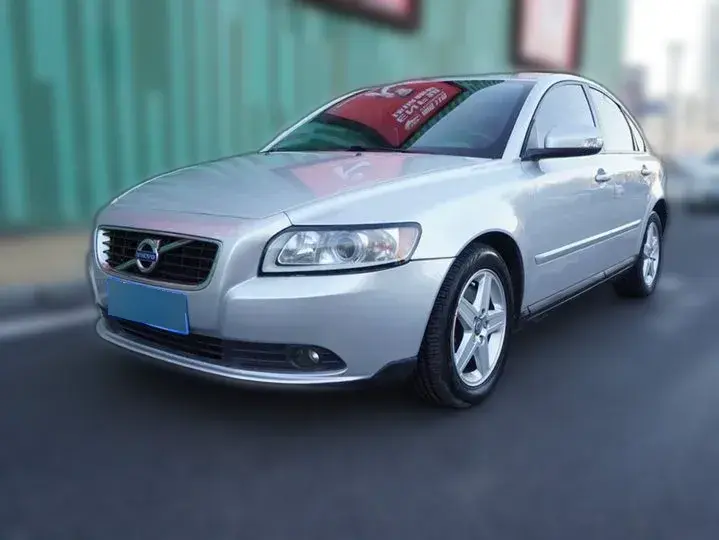 2011 Volvo S40 2.0L 141HP L4 6DCT