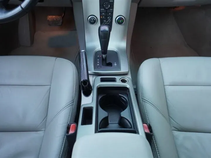 2011 Volvo S40 2.0L 141HP L4 6DCT,autocango,china used car exporter,china ev exporter,chinese used car exporter,chinese used ev exporter