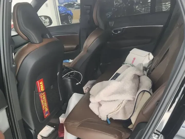 2023 Volvo XC90 2.0T 310HP L4 8AT PHEV 18.831KWH,autocango,china used car exporter,china ev exporter,chinese used car exporter,chinese used ev exporter