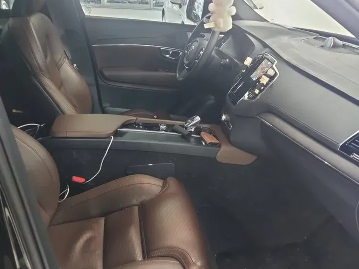 2023 Volvo XC90 2.0T 310HP L4 8AT PHEV 18.831KWH,autocango,china used car exporter,china ev exporter,chinese used car exporter,chinese used ev exporter