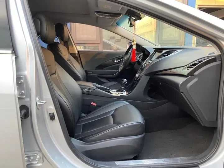 2011 Hyundai Azera 2.4L 180HP L4 6AT,autocango,china used car exporter,china ev exporter,chinese used car exporter,chinese used ev exporter