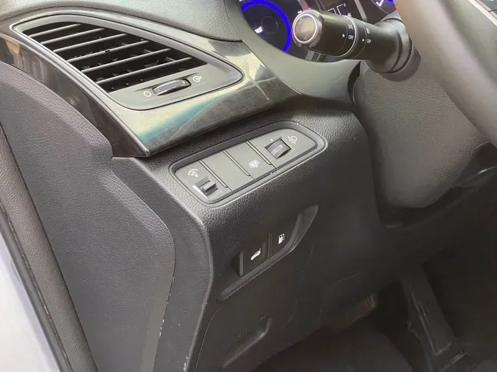 2011 Hyundai Azera 2.4L 180HP L4 6AT,autocango,china used car exporter,china ev exporter,chinese used car exporter,chinese used ev exporter