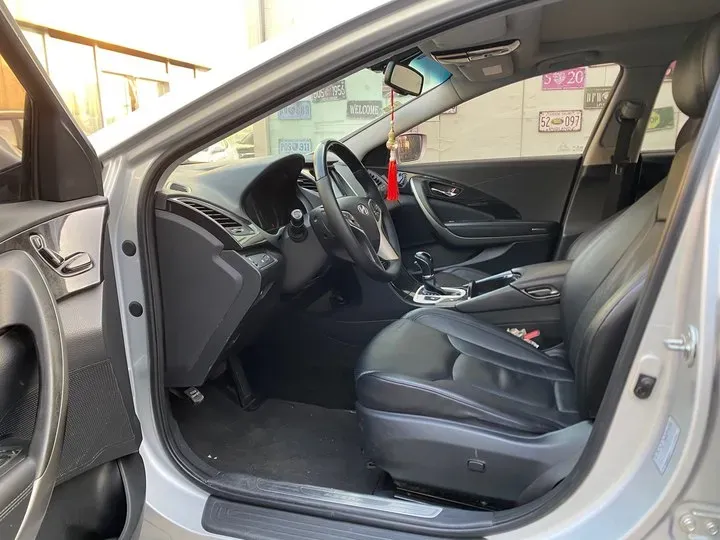 2011 Hyundai Azera 2.4L 180HP L4 6AT,autocango,china used car exporter,china ev exporter,chinese used car exporter,chinese used ev exporter