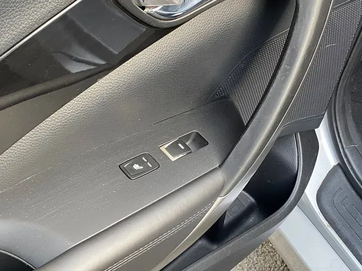 2011 Hyundai Azera 2.4L 180HP L4 6AT,autocango,china used car exporter,china ev exporter,chinese used car exporter,chinese used ev exporter