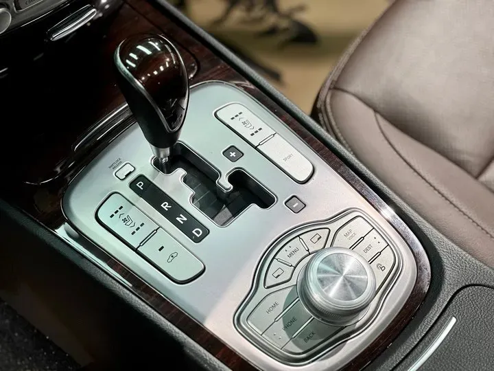 2012 Hyundai Rohens 3.0L 272HP V6 8AT,autocango,china used car exporter,china ev exporter,chinese used car exporter,chinese used ev exporter