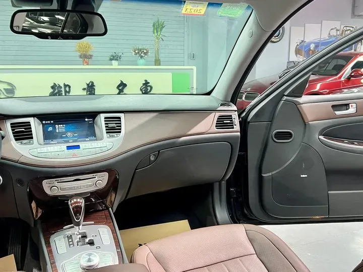 2012 Hyundai Rohens 3.0L 272HP V6 8AT,autocango,china used car exporter,china ev exporter,chinese used car exporter,chinese used ev exporter