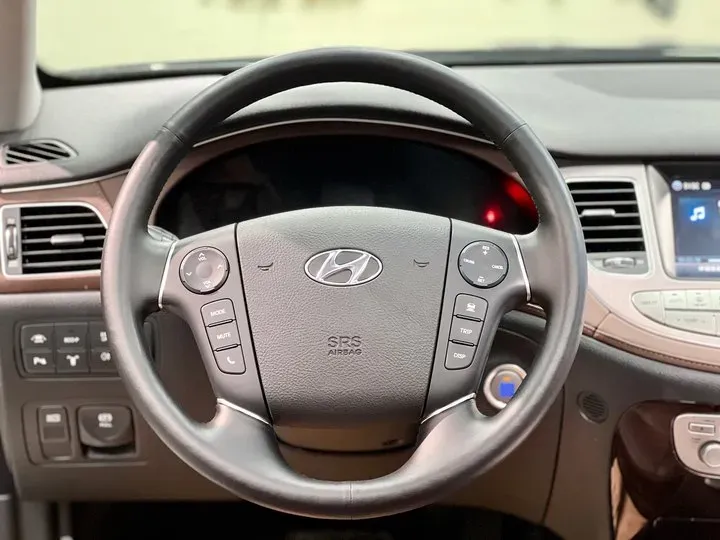 2012 Hyundai Rohens 3.0L 272HP V6 8AT,autocango,china used car exporter,china ev exporter,chinese used car exporter,chinese used ev exporter