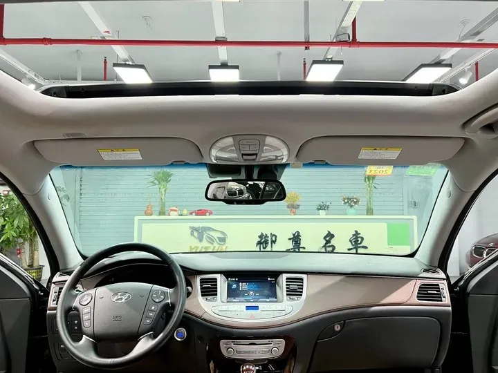 2012 Hyundai Rohens 3.0L 272HP V6 8AT,autocango,china used car exporter,china ev exporter,chinese used car exporter,chinese used ev exporter