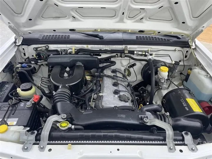 2013 Nissan D22 2.4L 150HP L4 5MT,autocango,china used car exporter,china ev exporter,chinese used car exporter,chinese used ev exporter