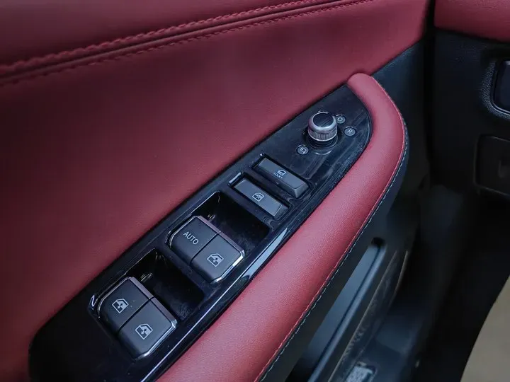 2023 ChangAn CS85 Coupe 1.5T 188HP L4 7DCT,autocango,china used car exporter,china ev exporter,chinese used car exporter,chinese used ev exporter