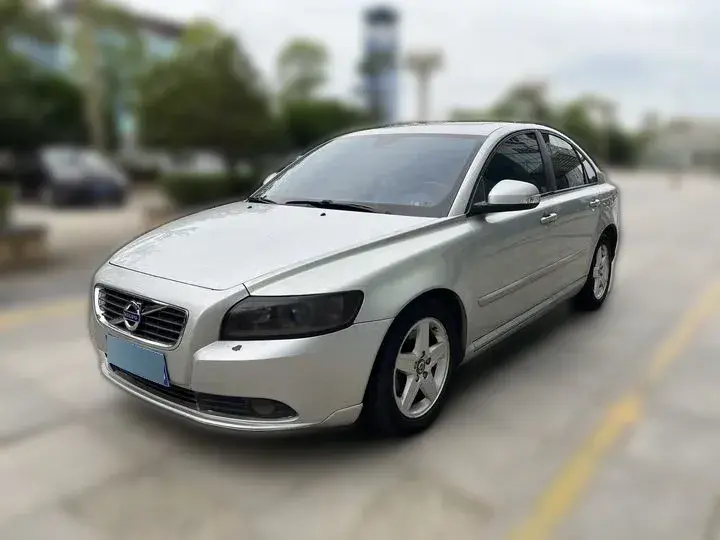 2011 Volvo S40 2.0L 141HP L4 6DCT