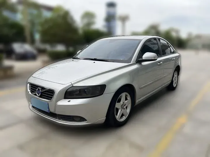 2011 Volvo S40 2.0L 141HP L4 6DCT,autocango,china used car exporter,china ev exporter,chinese used car exporter,chinese used ev exporter