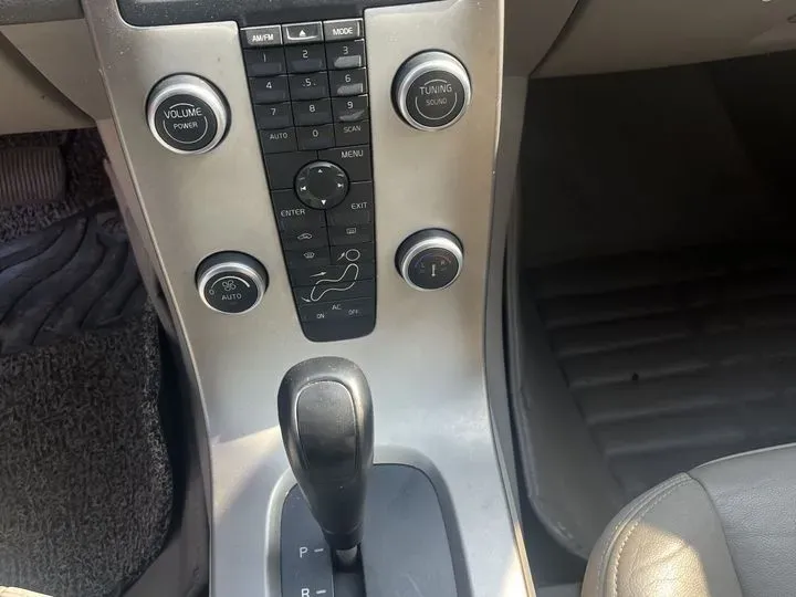 2011 Volvo S40 2.0L 141HP L4 6DCT,autocango,china used car exporter,china ev exporter,chinese used car exporter,chinese used ev exporter