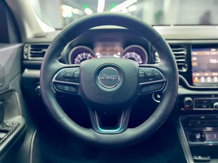 2018 Jeep Commander 2.0T 234HP L4 9AT,autocango,china used car exporter,china ev exporter,chinese used car exporter,chinese used ev exporter