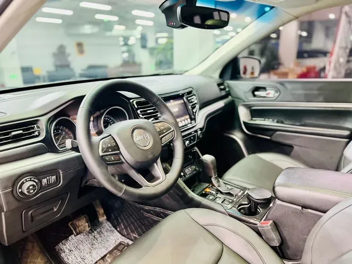 2018 Jeep Commander 2.0T 234HP L4 9AT,autocango,china used car exporter,china ev exporter,chinese used car exporter,chinese used ev exporter