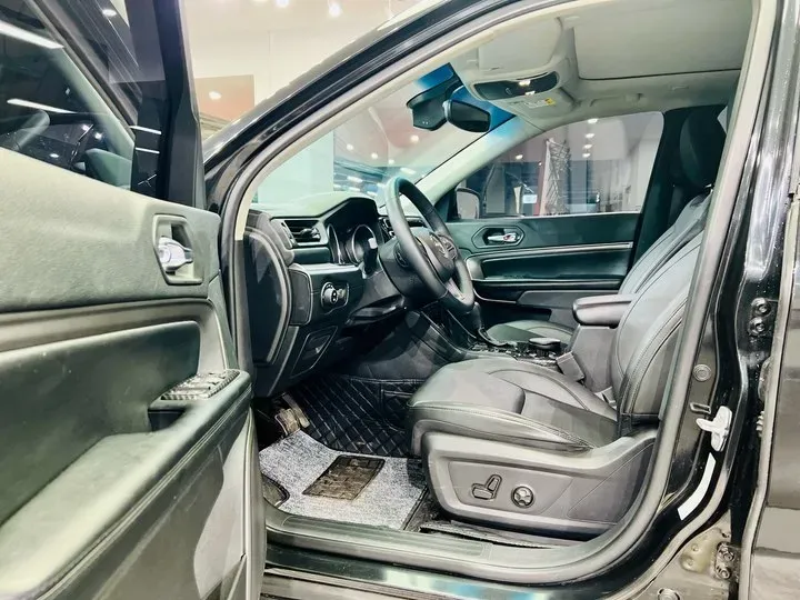 2018 Jeep Commander 2.0T 234HP L4 9AT,autocango,china used car exporter,china ev exporter,chinese used car exporter,chinese used ev exporter