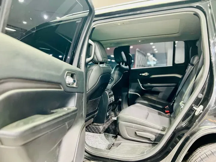 2018 Jeep Commander 2.0T 234HP L4 9AT,autocango,china used car exporter,china ev exporter,chinese used car exporter,chinese used ev exporter