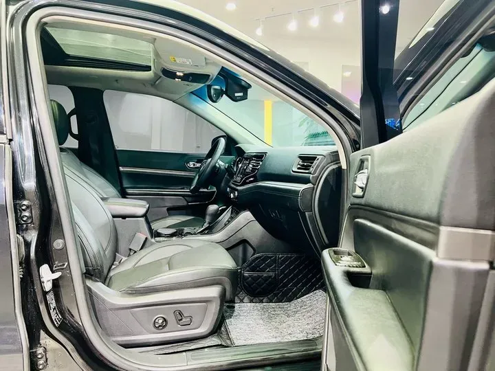 2018 Jeep Commander 2.0T 234HP L4 9AT,autocango,china used car exporter,china ev exporter,chinese used car exporter,chinese used ev exporter