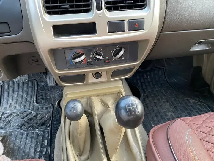 2013 Nissan D22 2.4L 150HP L4 5MT,autocango,china used car exporter,china ev exporter,chinese used car exporter,chinese used ev exporter