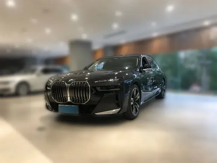 2023 BMW 7 Series 3.0T 381HP L6 8AT