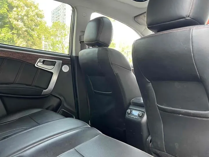 2014 Geely HaoQing SUV 2.4L 162HP L4 6AT,autocango,china used car exporter,china ev exporter,chinese used car exporter,chinese used ev exporter