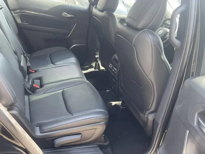 2020 Jeep Commander 2.0T 230HP L4 E-CVT PHEV 12.95KWH,autocango,china used car exporter,china ev exporter,chinese used car exporter,chinese used ev exporter