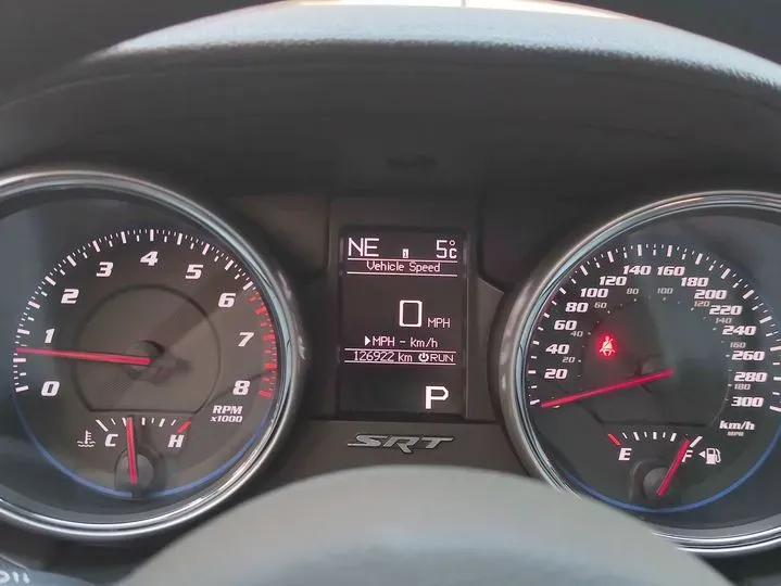 2012 Jeep Grand Cherokee SRT 6.4L 468HP V8 5AT,autocango,china used car exporter,china ev exporter,chinese used car exporter,chinese used ev exporter