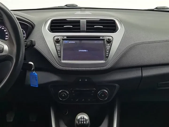 2015 Ford Escort 1.5L 113HP L4 5MT,autocango,china used car exporter,china ev exporter,chinese used car exporter,chinese used ev exporter