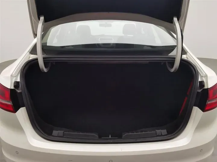 2015 Ford Escort 1.5L 113HP L4 5MT,autocango,china used car exporter,china ev exporter,chinese used car exporter,chinese used ev exporter