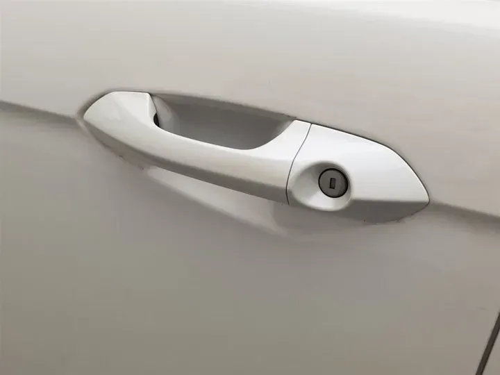 2015 Ford Escort 1.5L 113HP L4 5MT,autocango,china used car exporter,china ev exporter,chinese used car exporter,chinese used ev exporter