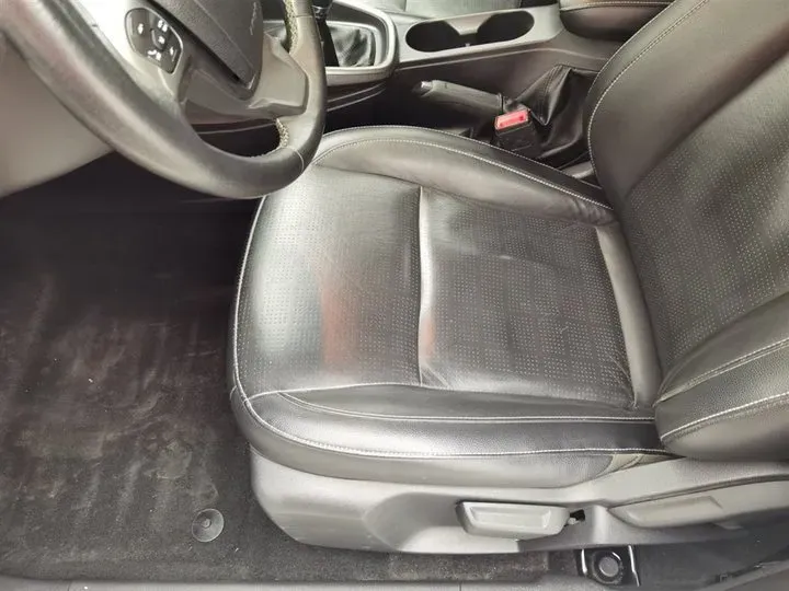 2015 Ford Escort 1.5L 113HP L4 5MT,autocango,china used car exporter,china ev exporter,chinese used car exporter,chinese used ev exporter