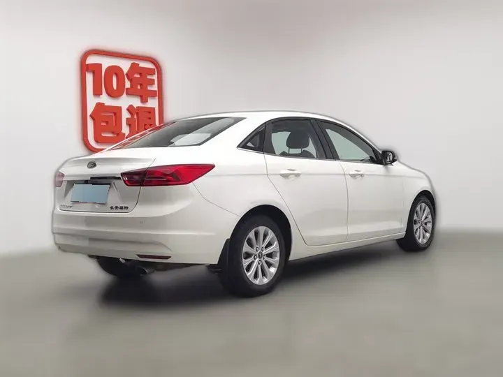 2015 Ford Escort 1.5L 113HP L4 5MT,autocango,china used car exporter,china ev exporter,chinese used car exporter,chinese used ev exporter