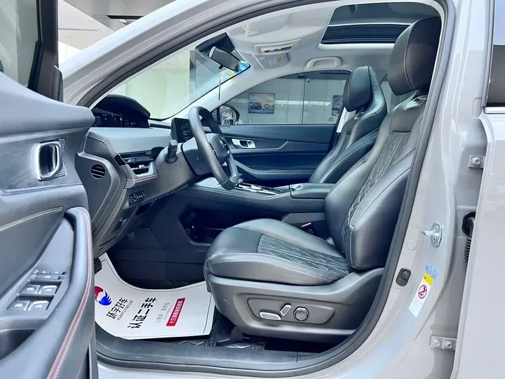 2022 ChangAn UNI-K iDD 1.5T 170HP L4 6TCT PHEV 30.74KWH,autocango,china used car exporter,china ev exporter,chinese used car exporter,chinese used ev exporter