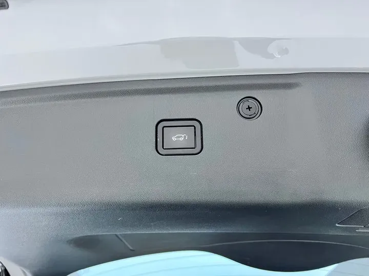 2022 ChangAn UNI-K iDD 1.5T 170HP L4 6TCT PHEV 30.74KWH,autocango,china used car exporter,china ev exporter,chinese used car exporter,chinese used ev exporter