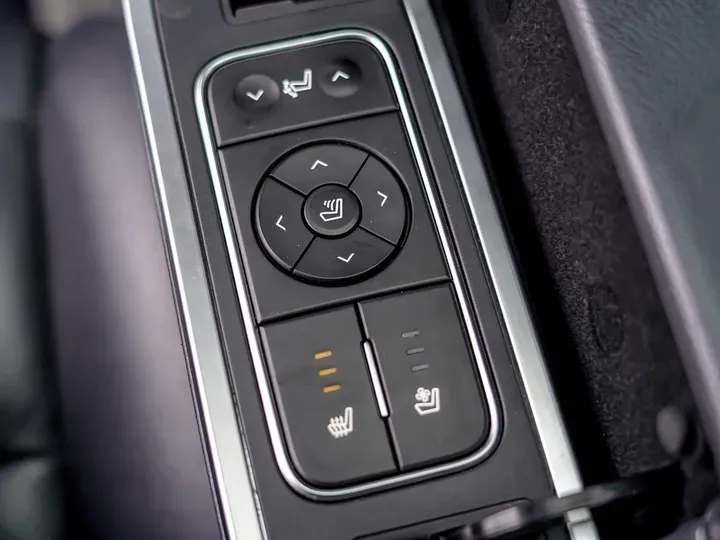 2020 GAC Trumpchi M8 2.0T 252HP L4 8AT,autocango,china used car exporter,china ev exporter,chinese used car exporter,chinese used ev exporter