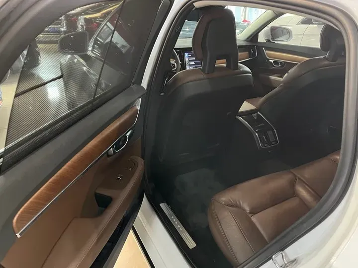 2018 Volvo S90 2.0T 254HP L4 8AT,autocango,china used car exporter,china ev exporter,chinese used car exporter,chinese used ev exporter