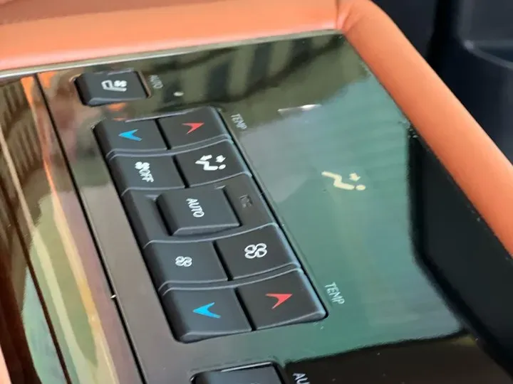 2019 Lexus LX 5.7L 367HP V8 8AT,autocango,china used car exporter,china ev exporter,chinese used car exporter,chinese used ev exporter