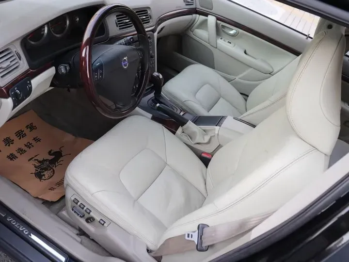2006 Volvo S80 2.5T 200HP L5 6AT,autocango,china used car exporter,china ev exporter,chinese used car exporter,chinese used ev exporter