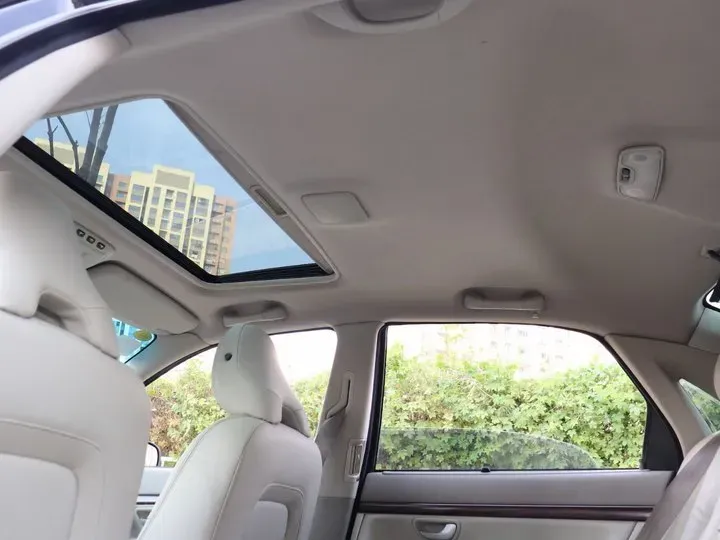 2006 Volvo S80 2.5T 200HP L5 6AT,autocango,china used car exporter,china ev exporter,chinese used car exporter,chinese used ev exporter