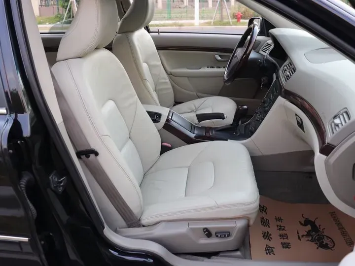 2006 Volvo S80 2.5T 200HP L5 6AT,autocango,china used car exporter,china ev exporter,chinese used car exporter,chinese used ev exporter