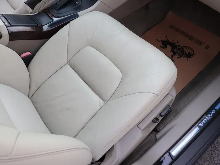 2006 Volvo S80 2.5T 200HP L5 6AT,autocango,china used car exporter,china ev exporter,chinese used car exporter,chinese used ev exporter