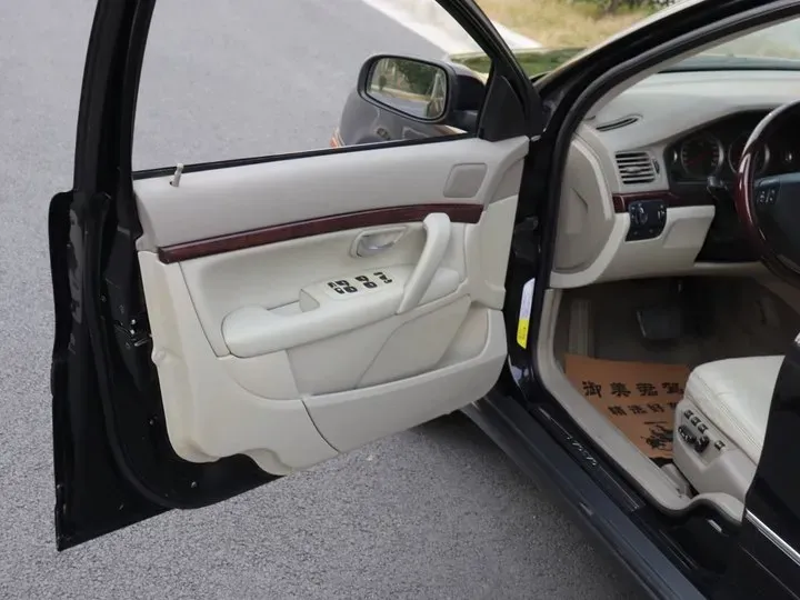 2006 Volvo S80 2.5T 200HP L5 6AT,autocango,china used car exporter,china ev exporter,chinese used car exporter,chinese used ev exporter