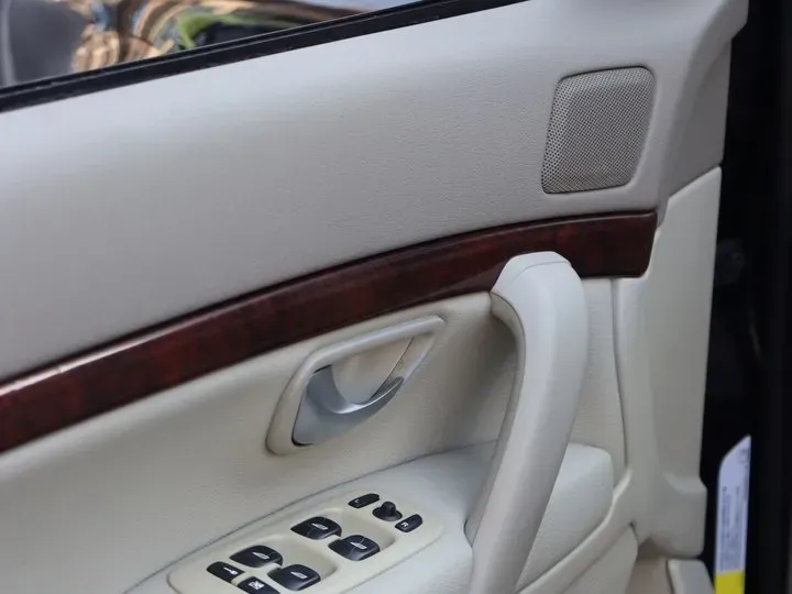 2006 Volvo S80 2.5T 200HP L5 6AT,autocango,china used car exporter,china ev exporter,chinese used car exporter,chinese used ev exporter