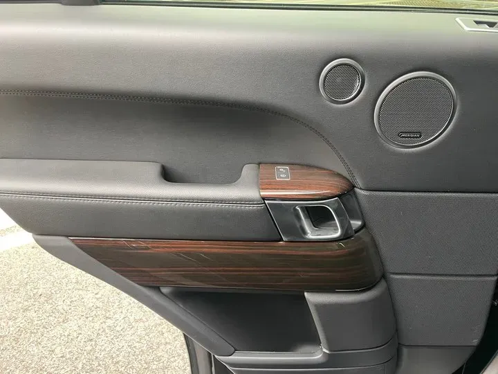 2020 Mansory Range Rover 3.0T 400HP L6 8AT,autocango,china used car exporter,china ev exporter,chinese used car exporter,chinese used ev exporter