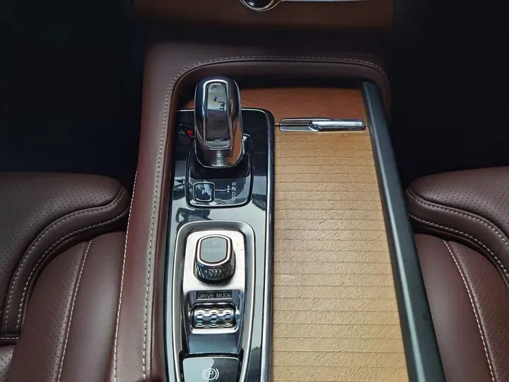 2017 Volvo XC90 2.0T 320HP L4 8AT PHEV 9.2KWH,autocango,china used car exporter,china ev exporter,chinese used car exporter,chinese used ev exporter