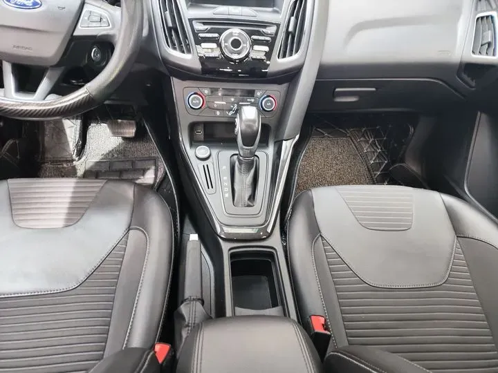 2017 Ford Focus 1.6L 125HP L4 6DCT,autocango,china used car exporter,china ev exporter,chinese used car exporter,chinese used ev exporter