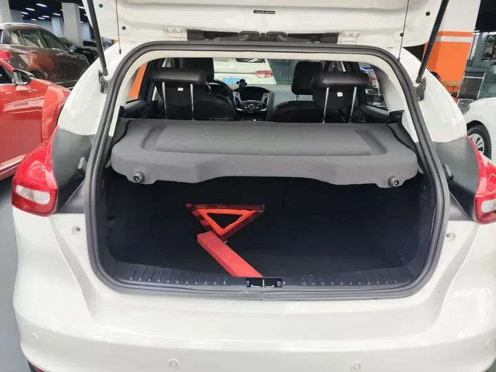 2017 Ford Focus 1.6L 125HP L4 6DCT,autocango,china used car exporter,china ev exporter,chinese used car exporter,chinese used ev exporter